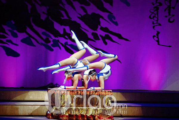 Олон улсын тэмцээн, уралдаанд амжилт гаргасан уран бүтээлчдэд мөнгөн шагнал олгоно